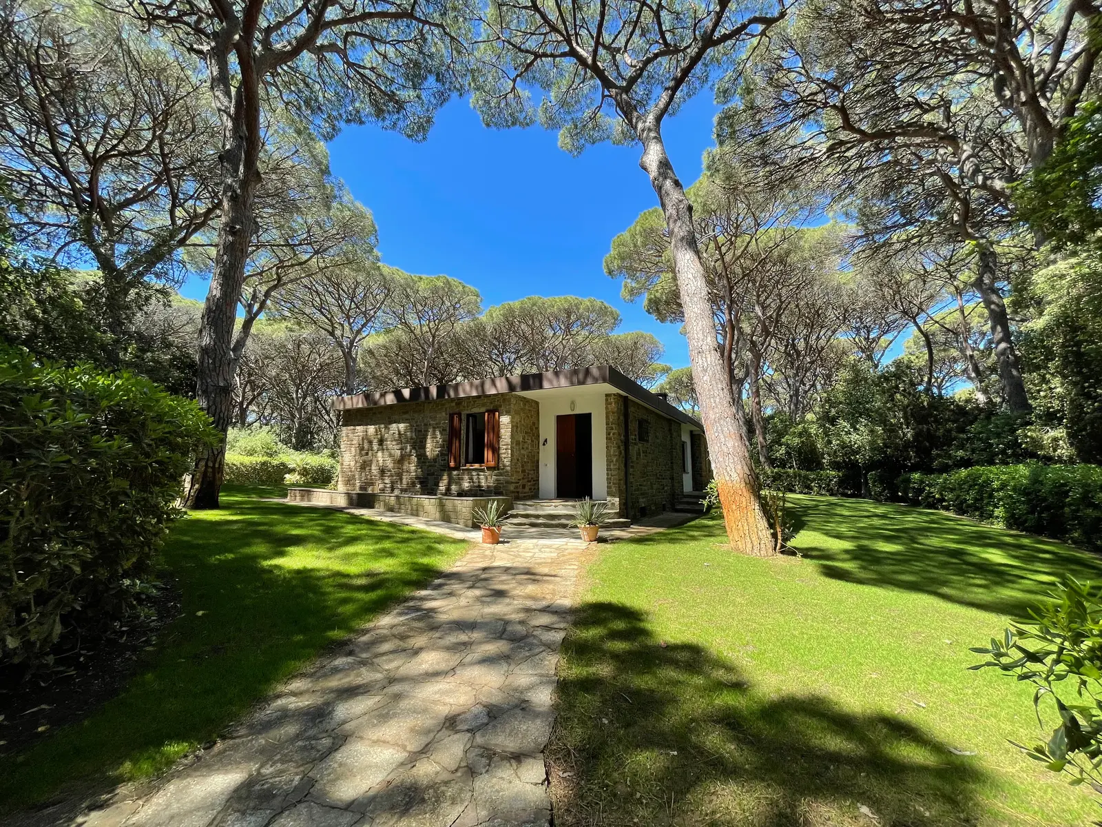 Exterior side with villa entrance