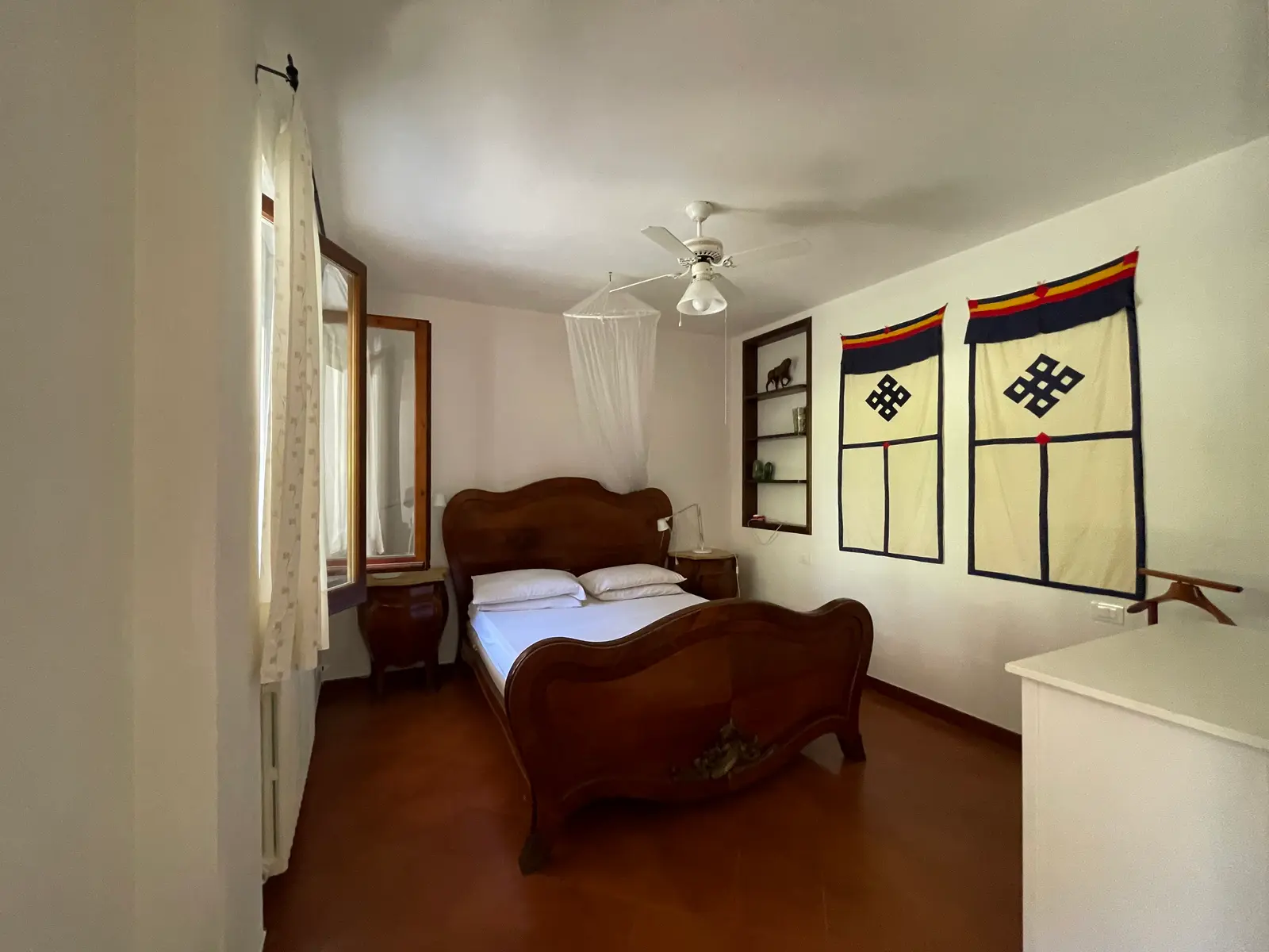 Double bedroom right side