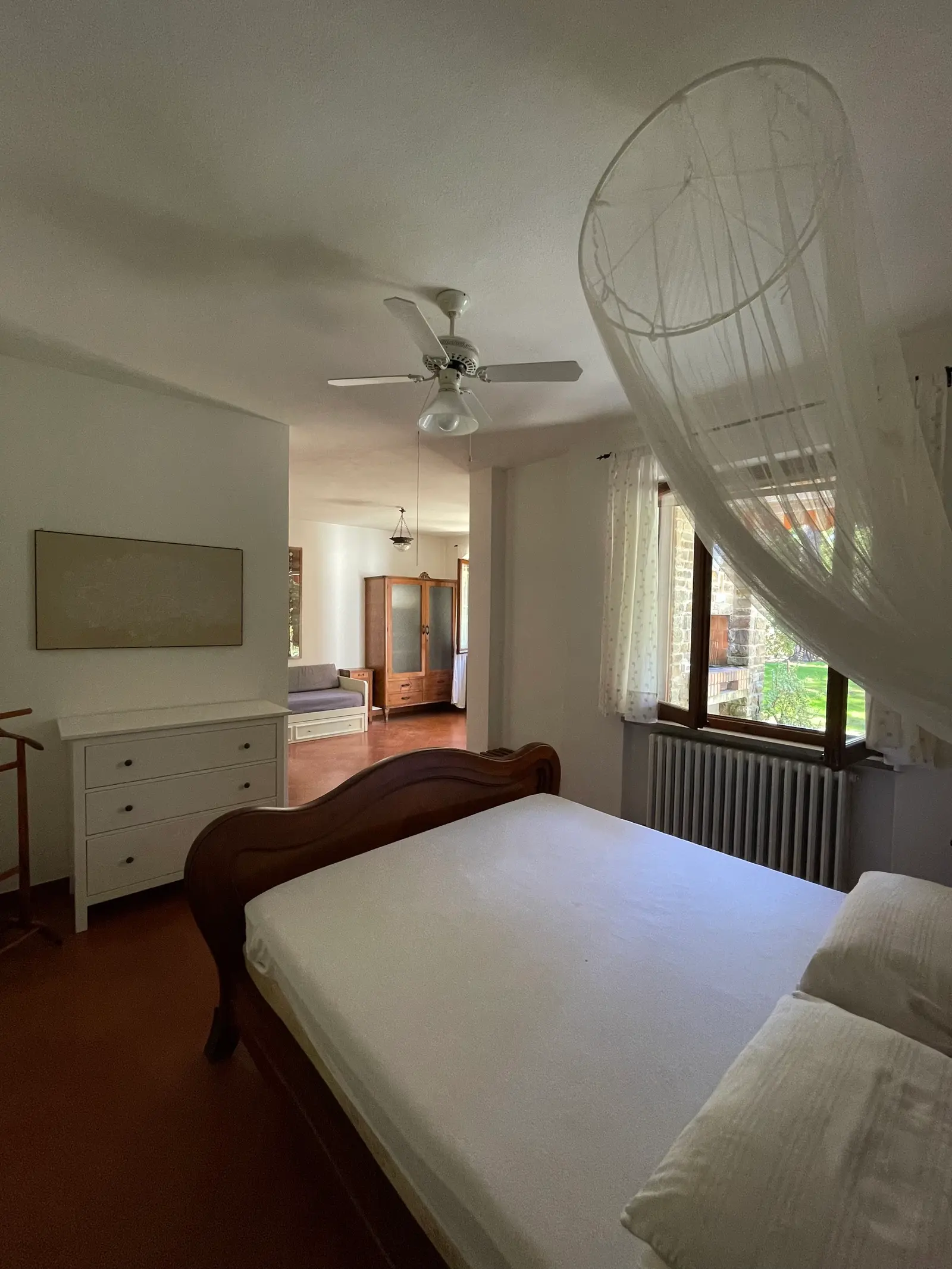 Third photo of the double bedroom right side